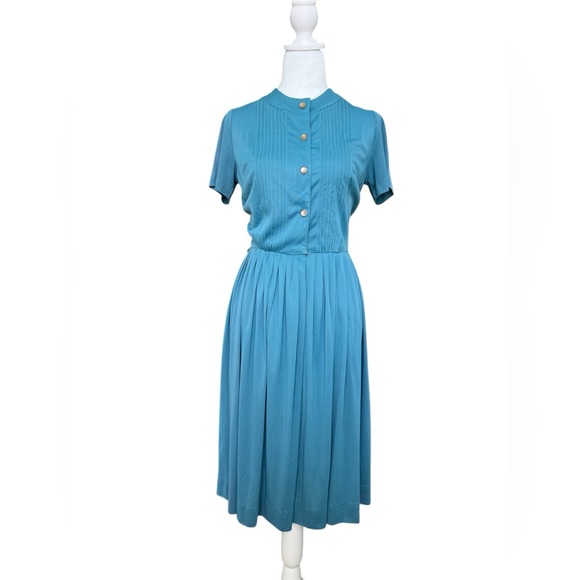 1960s Vintage A-line Shirt Dress with Pleated Skirt - Picture 7 of 7